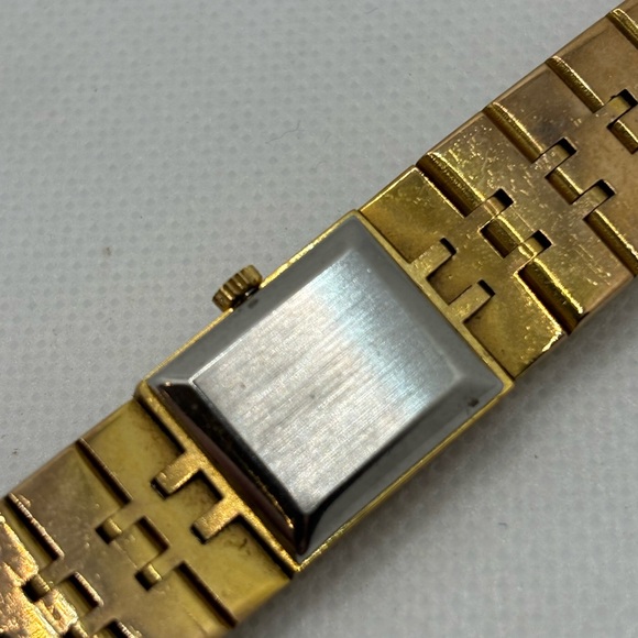 Vintage Austin Small Heart Face Gold Color Bracelet Watch. - Picture 9 of 16